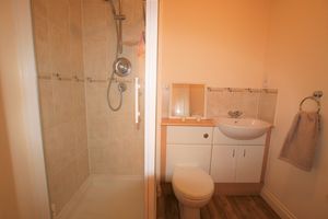 Ensuite- click for photo gallery
